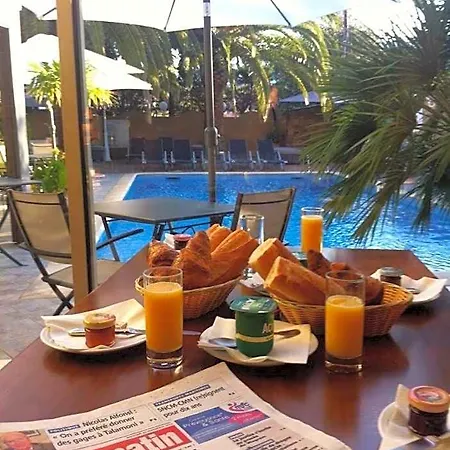Le Montana Hotel